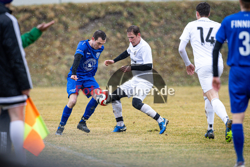 TSV Burggen/Bernbeuren gegen TSV Finning | Fußball Kreisklasse Herren Oberbayern Zugspitze Gruppe 4 2025/26, TSV Burggen/Bernbeuren gegen TSV Finning, 20250316,Zweikampf,2025-03-16 in Burggen (WMH-Arena Burggen), Mathias STEBLER (TSV Finning #10), Simon HOFMANN (TSV Burggen/Bernheuren #11)Copyright: WolfgangxLindner www.foto-lindner.de