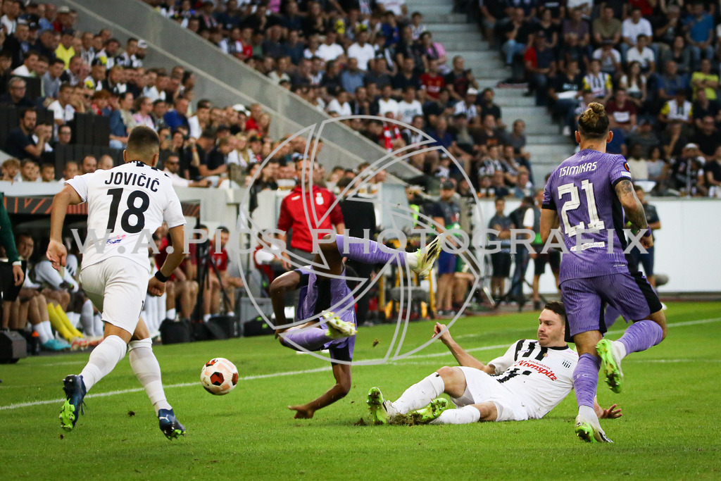 LASK Linz - FC Liverpool | LINZ,AUSTRIA,21.SEPT.23 - UEFA Europa League, LASK Linz - FC Liverpool, Image shows: foul from Florian Flecker (LASK).
Photo: Sportmediapics.com/ Andreas Willdoner