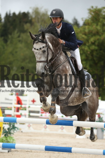 Villingendorf_2022_Prfg.Nr.08_zwei Phasen_Springprfg.Kl.M_Youngster_Marian Müller_Coupe (3) | Alle Fotos der Reiterjournal Fotografin Doris Matthaes im Reiterjournal Online-Fotoshop. - Realisiert mit Pictrs.com