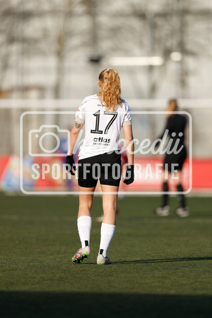 Fußball I Frauen I Saison 2025-2026 I Testspiel I FSV Gütersloh - SpVg Aurich-05 | Clara Koepke (17, FSV Gütersloh) - Realisiert mit Pictrs.com