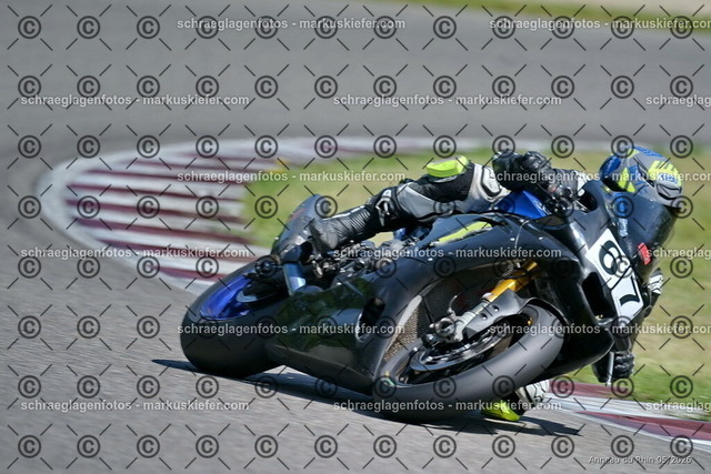 26BT02-1170 | markuskiefer.com - Realisiert mit Pictrs.com