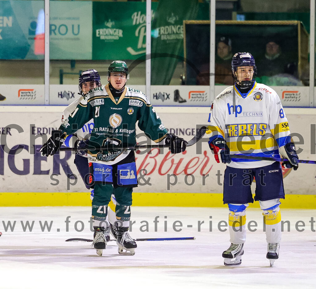 2026-01-09_124_TSV_Erding_gegen_Stuttgart_Rebels | Erding, Deutschland, 09.01.2026:Eishockey, Oberliga Süd 2025 / 2026, 35. Spieltag, TSV Erding gegen Stuttgart Rebels, Endergebnis: Erik Modlmayr (Erding Gladiators, #21), Leon Kreps (Stuttgart Rebels, #83)Foto: Christian Riedel / fotografie-riedel.net