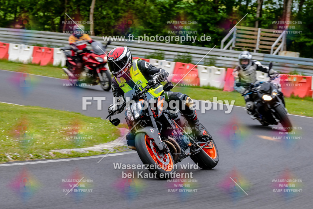 MotoTeamVBK-20330 | Hier findet Ihr Bilder von Touristenfahrten auf der Nürburgring Nordschleife oder von anderen Veranstaltungen die ich besucht habe. Viel Spass beim Durch Schauen 