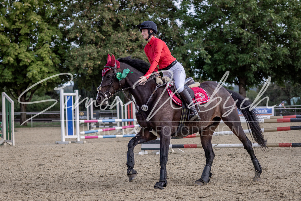 20260906-_3LI6658 | Tierfotografie Pferde, Hunde, Katzen, Haustiere.
Turnierfotografie Reitturniere, Reiten, Springreiten, Dressur in Hanau, dem Main-Kinzig-Kreis und dem Rhein-Main- Gebiet um Frankfurt