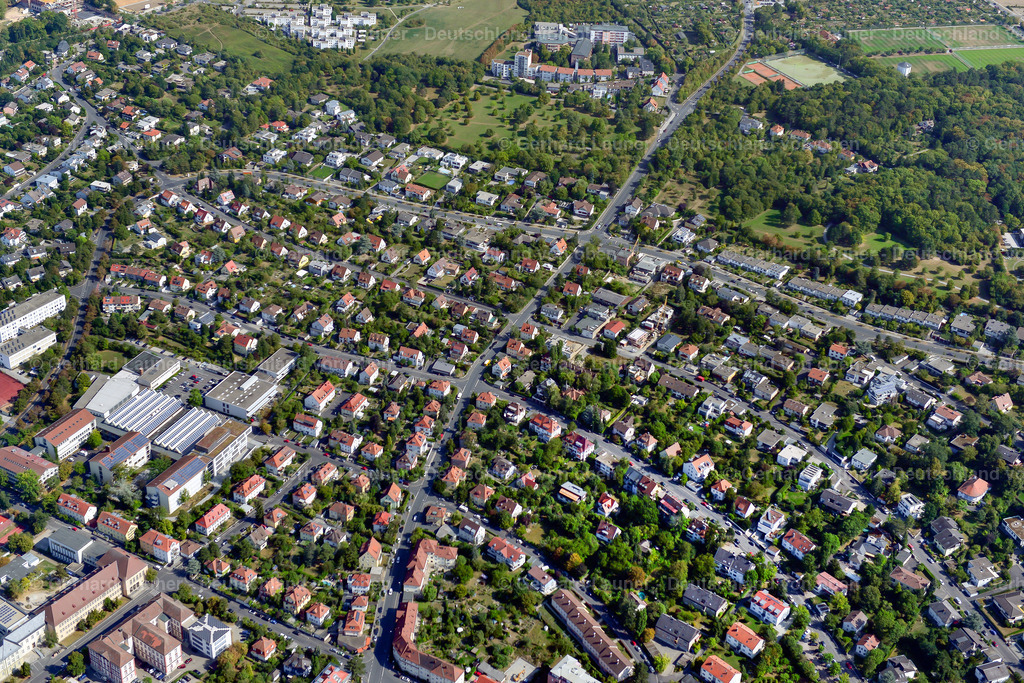 3650718 | FRAUENLAND 13.09.2016 Wohngebiet - Mischbebauung der Mehr- und Einfamilienhaussiedlung  in Frauenland im Bundesland Bayern, Deutschland // Residential area - mixed development of a multi-family housing estate and single-family housing estate  in Frauenland in the state Bavaria, Germany Foto: Gerhard Launer