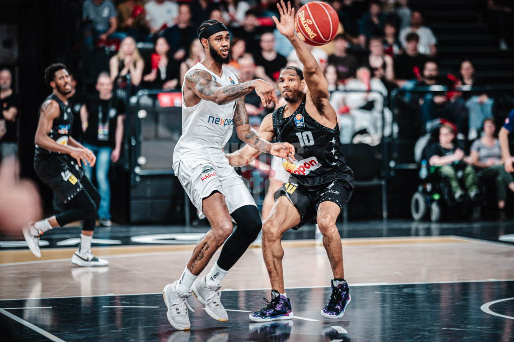 Basketball | Männer | Saison 2023/2024 | easyCredit Basketball Bundesliga | 31. Spieltag | Veolia Towers Hamburg vs. HAKRO Merlins Crailsheim | 30.04.2024 | Vincent King (#13, Veolia Towers Hamburg)