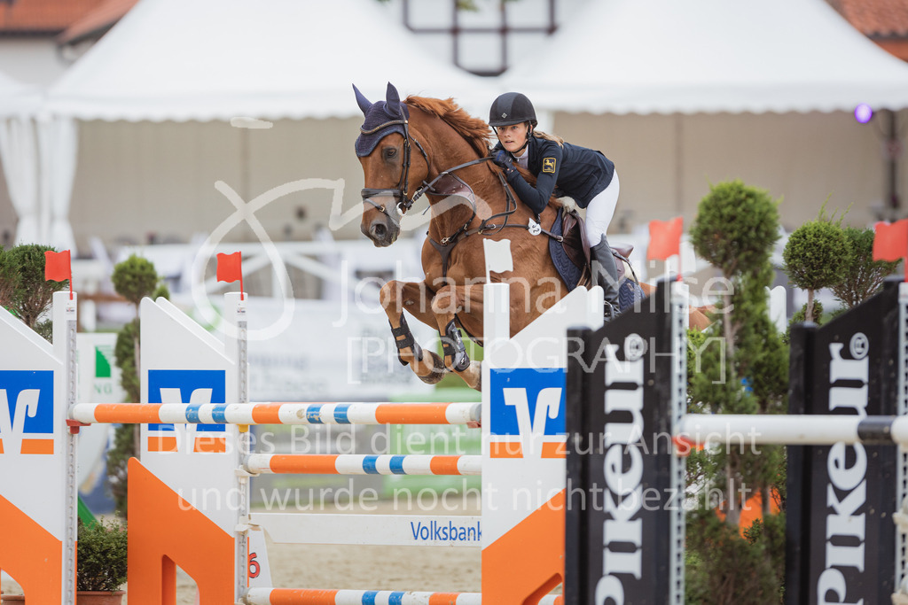 220731_BHO_BT_M1-Spr-145 | Deine schönsten Turniermomente als professionelle Fotos! Entdecke hochwertige Pferdesport-Fotografie im Online-Shop. Jetzt Fotos finden & bestellen!