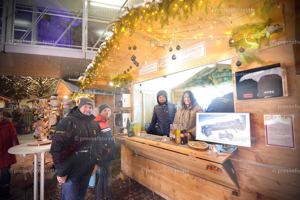 -04-news-2022-Dez10-Weihnachtsmarkt-Reutte-WTV_6545 | Info aus dem Bezirk Reutte/Ausserfern Tirol sowie eine umfangreiche Bilddatenbank über die gesamte Region: Lechtal, Talkessel Reutte, Tannheimertal, Zwischentoren. Lech, Plansee, Zugspitze, Grenztunnel, B179, Fernpassstraße, Verkehr, Lawinen, Tradition, - Realisiert mit Pictrs.com