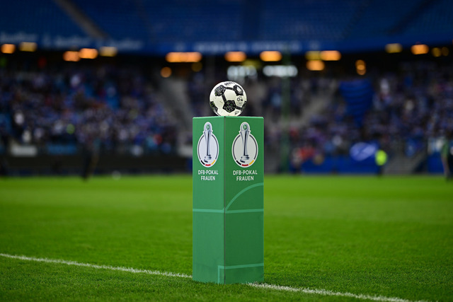 Fußball I Frauen I Saison 2025-2026 I DFB-Pokal I Achtelfinale I Hamburger SV - Bayer 04 Leverkusen I 14624 | Der Sportfotograf. - Realisiert mit Pictrs.com
