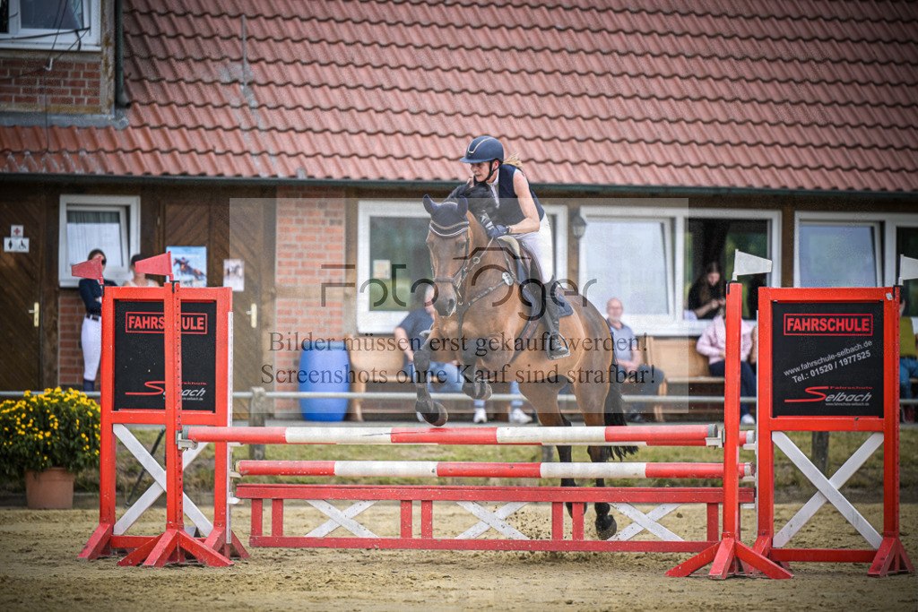 DOS_1244 | Entdecke hochwertige Reitturnierfotos von Foto Oger. Professionell, emotional und authentisch – jetzt Lieblingsmomente im Shop bestellen.Deutschlandweite Turnierfotografie. - Realisiert mit Pictrs.com