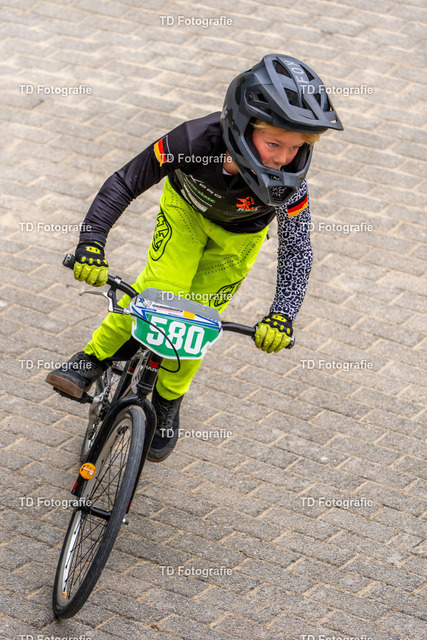 BayBMX2026-05380 | Fotogalerie von Thomas Dettweiler mit Eventbildern und lizenzfreien Fotos. Perfekt als Wandbild, für Büro, Website oder private Nutzung. - Realisiert mit Pictrs.com