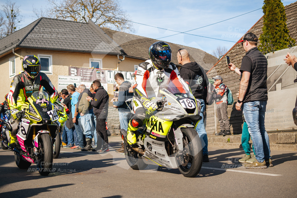 1440 - Bergrennen Landshaag2026 | BREITBILD Austria Webshop

Finde Fotos von: Breitbild, Breitbild Austria, Landshaag, Europeanbikers, KTM, BMW, Bergrennen, Bikeporn, Carporn, Bikes, Cars, Fotografie, Oberösterreich, Österreich, Berufsfotograf, Motorradteile Ganster, Julbach, Pannoniari - Realisiert mit Pictrs.com