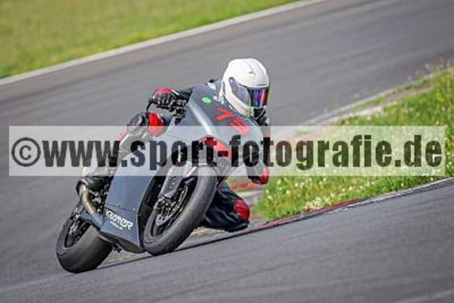 pube1671 | Professionelle Fotos von Sportveranstaltungen, aber auch Hochzeiten und anderen Events. - Realisiert mit Pictrs.com