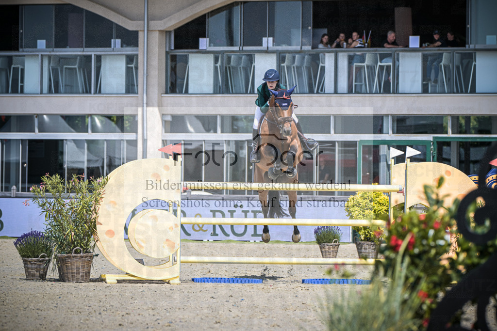 DOS_5835 | Entdecke hochwertige Reitturnierfotos von Foto Oger. Professionell, emotional und authentisch – jetzt Lieblingsmomente im Shop bestellen.Deutschlandweite Turnierfotografie. - Realisiert mit Pictrs.com