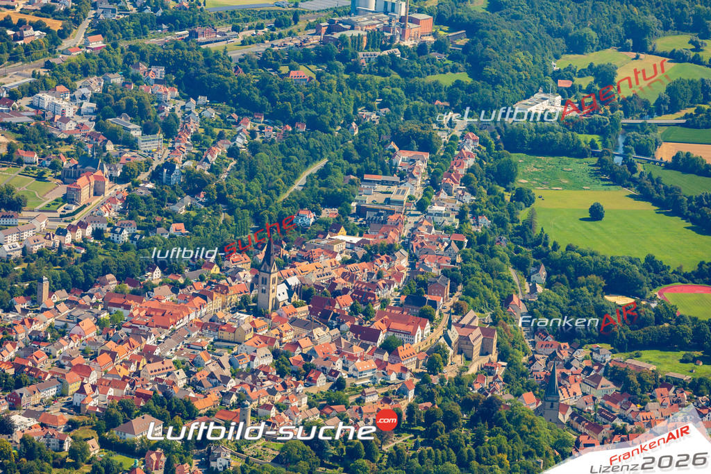 Skyline Warburg Bild- Das Luftbild wurde 2025 vom UL-Flugzeug heraus erstellt ( keine Drohne bzw. Drohnenaufnahme ) - Hochauflösende Luftaufnahme -Nicht vergleichbar mit Google Maps oder Satelittenbilder- Die Geschenkidee !Mit Lizenz und Bildrechte bestellbar - CC