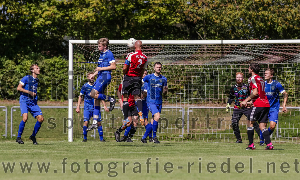 2023-09-16_040_SG_Markt_Schwaben_gegen_ASV_Glonn | Markt Schwaben, Deutschland, 16.09.2023:
Fußball, Kreisklasse 2023 / 2024, 5. Spieltag, (SG) Markt Schwaben gegen ASV Glonn, Endergebnis: 3:0

Felix Spitzenberger (ASV Glonn, #11), Jannis Giannantonio-Tillmann (SG Markt Schwaben, #2), Torwart Kilian Schreiber (ASV Glonn, #1), Nicolai Wagner-Liebetrau (SG Markt Schwaben, #11)

Foto: Christian Riedel / fotografie-riedel.net