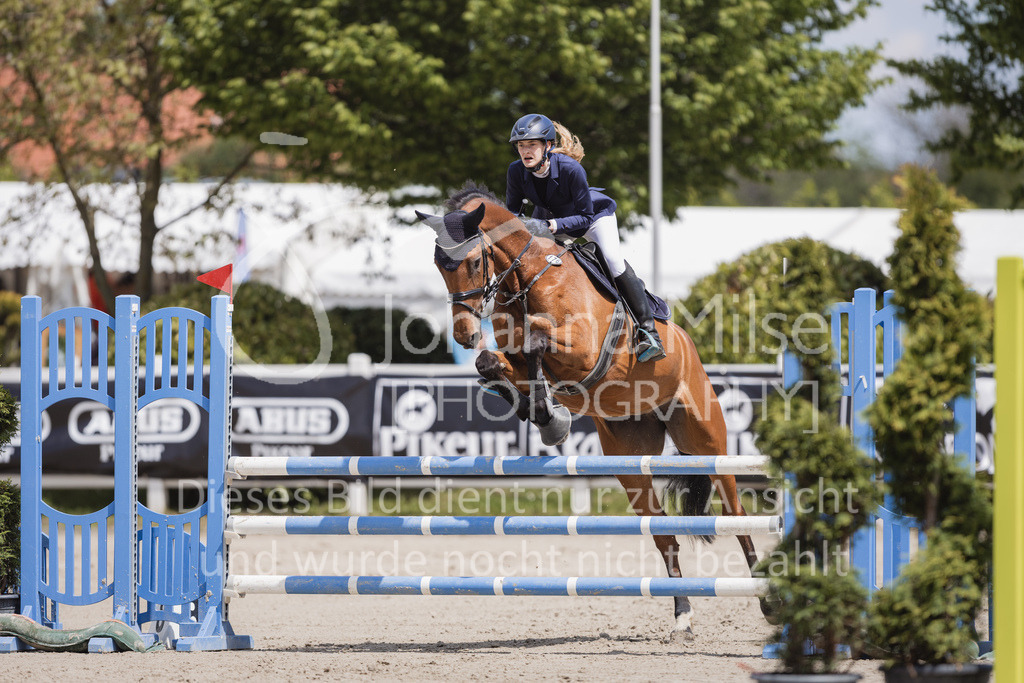 230519_MayDays_A2-Spr-U25-326 | Deine schönsten Turniermomente als professionelle Fotos! Entdecke hochwertige Pferdesport-Fotografie im Online-Shop. Jetzt Fotos finden & bestellen!