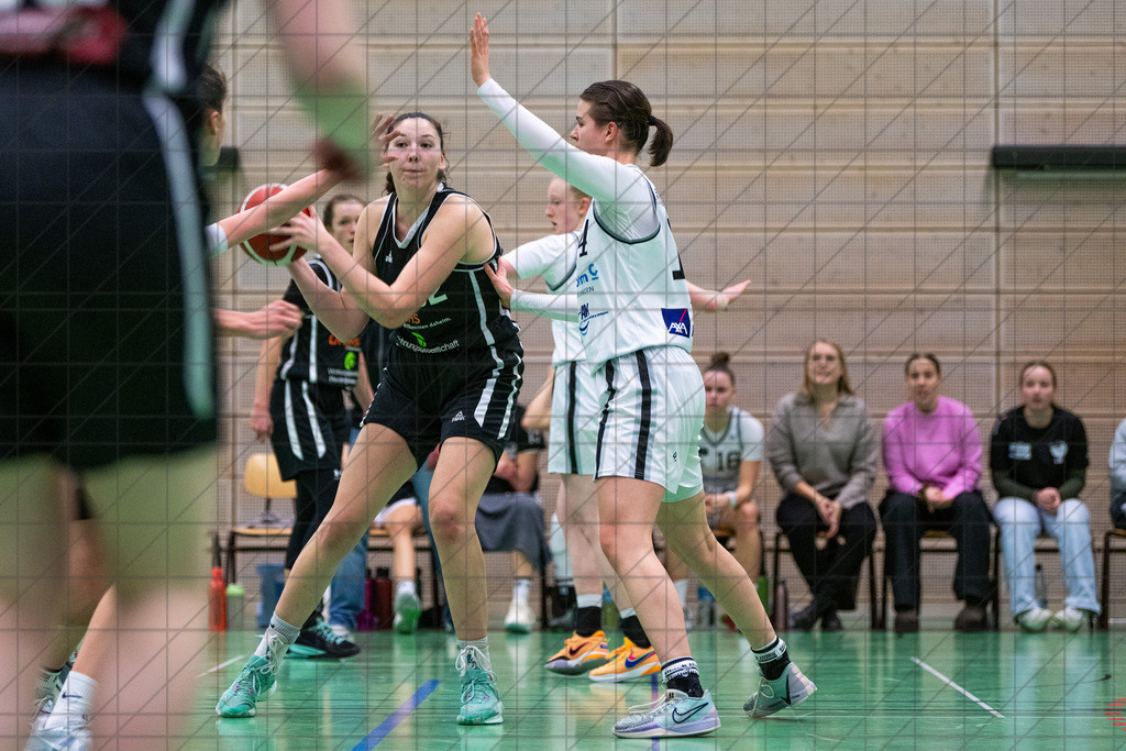 2. DBBL Nord 24/25 | 22.12.2024 | BBC OS vs. Metropol Ladies Herne/Recklinghausen | 2. DBBL Nord 24/25 | 22.12.2024 | BBC OS vs. Metropol Ladies Herne/Recklinghausen - - - - - CREDIT, www.bullenfotos.de, Martin König, Hörner Weg 40, D-49078 Osnabrück, +4917663732967, Nutzung und Weitergabe nur zu den vereinbarten Zwecken. Presseanfragen an Urheber. Alle Rechte beim Urheber. - - - - - - Realisiert mit Pictrs.com