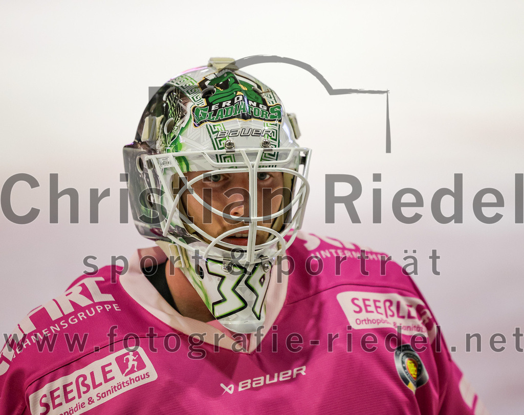 2025-10-10_079_TSV_Erding_gegen_onesto_Tigers_Bayreuth | Erding, Deutschland, 10.10.2025:Eishockey, Oberliga Süd 2025 / 2026, 7. Spieltag, TSV Erding gegen onesto Tigers Bayreuth, Endergebnis: 2:5Torwart Leon Meder (Erding Gladiators, #39)Foto: Christian Riedel / fotografie-riedel.net