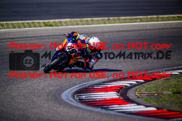 MaZZes_FotoMatrix_240901_6007705_7674 | SSP300