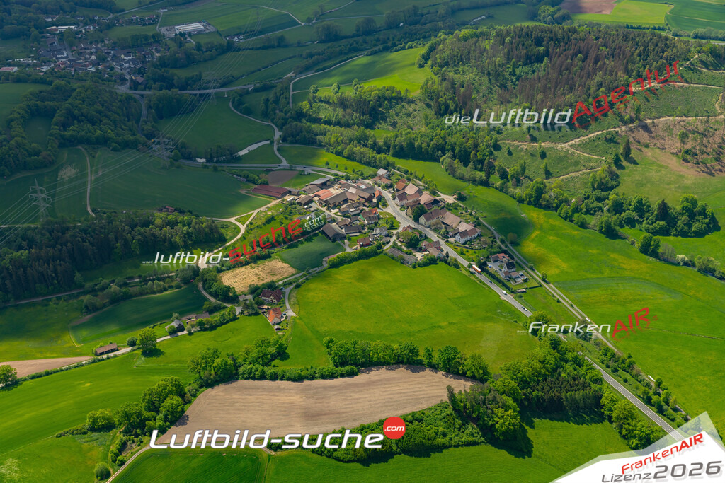 Die Luftaufnahme Leutendorf - Mitwitz wurde 2022 vom Flugzeug aus (keine Drohne) erstellt. Hohe Auflösung -für große Poster und Wandbilder geeignet - Garantiert!