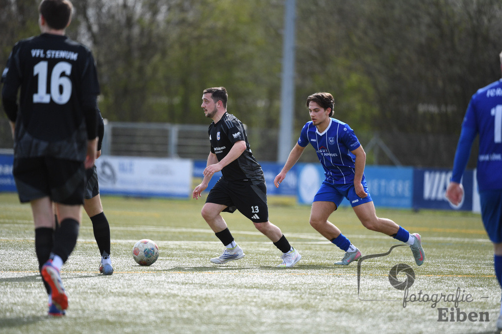 FC Rastede-VFl Stenum | Herren Bezirksliga 2; FC Rastede (blau)-VFL Stenum (schwarz) am 29.03.2026 in Rastede (Sportanlage Köttersweg), Photo: Philip Eiben 2026 - Realisiert mit Pictrs.com