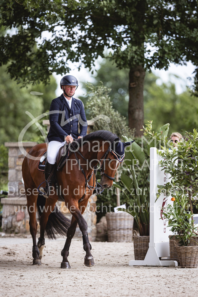 240616_Lemwerder_M2-Springen-502 | Deine schönsten Turniermomente als professionelle Fotos! Entdecke hochwertige Pferdesport-Fotografie im Online-Shop. Jetzt Fotos finden & bestellen!