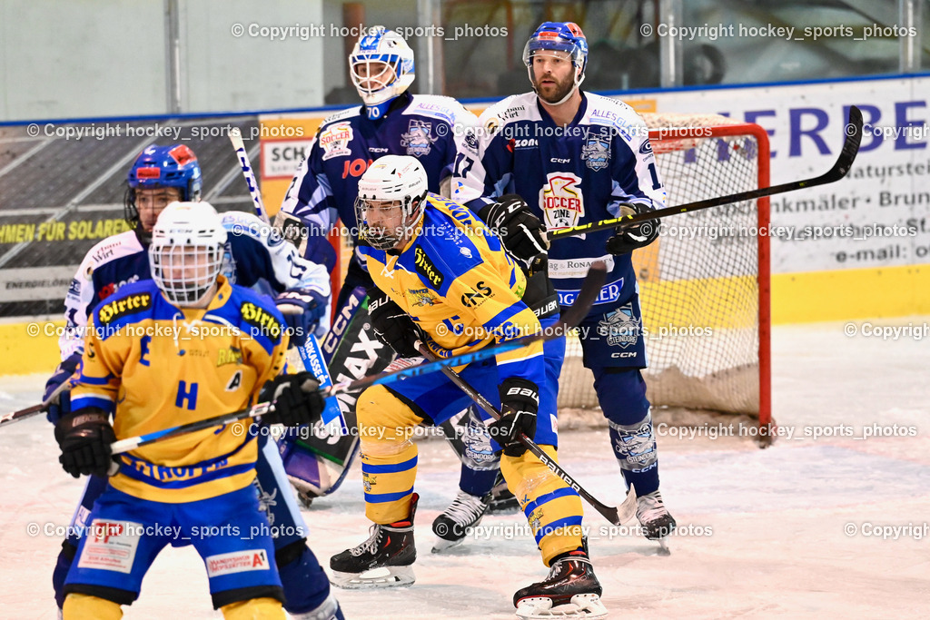 ESC Steindorf vs. EHC Althofen | #96 Kronlechner Christoph EHC Althofen, #17 Untersteiner Stefan ESC Steindorf,#72 Moser Lucas ESC Steindorf, ESC Steindorf vs. EHC Althofen, ESC Steindorf vs. EHC Alhofen am 03.03.2024 in Steindorf (Ossiachersee Halle), Austria, (Photo by Bernd Stefan)