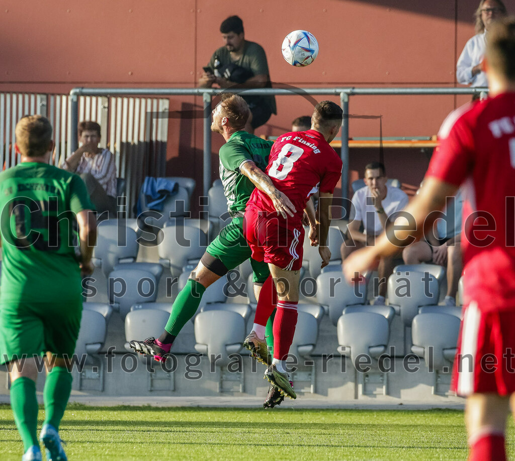 2023-08-11_013_FC_Finsing_gegen_SV_Eichenried | Finsing, Deutschland, 11.08.2023:
Fußball, Kreisliga 2023 / 2024, 4. Spieltag, FC Finsing gegen SV Eichenried, Endergebnis: 3:0

Bastian Reuel (SV Eichenried, #20), Kilian Schmitt (FC Finsing, #8)

Foto: Christian Riedel / fotografie-riedel.net
