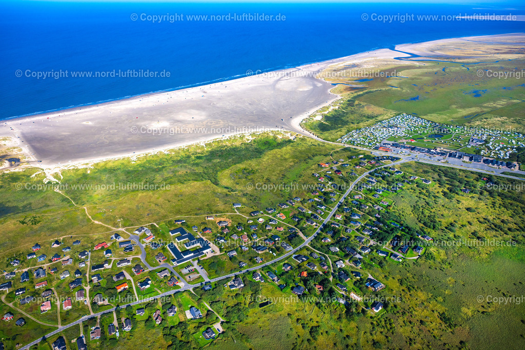 Römö_Lakolk_Camping_Dänemark_Strand_ELS_7280280824 | RöMö 28.08.2024 Campingplatz mit Wohnwagen und Zelten im Küstenbereich " First Camp Lakolk Strand - Römö " an der Straße Lakolk Camping in Römö auf der Insel Römö in Region Syddanmark, Dänemark. // Campsite with caravans and tents in the coastal area " First Camp Lakolk Strand - Roemoe " on street Lakolk Camping in Roemoe at the island Roemoe in Syddanmark, Denmark. Foto: Martin Elsen