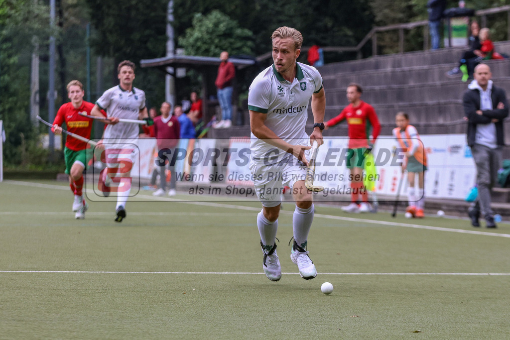 MJ_2022-09-24_HTCU-Polo-50 | Malte Hellwig (Uhlenhorst Mülheim #29), Uhlenhorst Mülheim - Hamburger Polo Club am 24.9.2022 im Waldstadion, Mülheim a. d. Ruhr