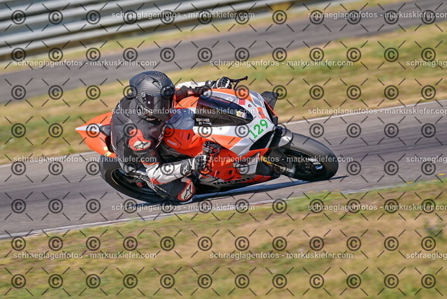 26bt05-0112 | markuskiefer.com - Realisiert mit Pictrs.com