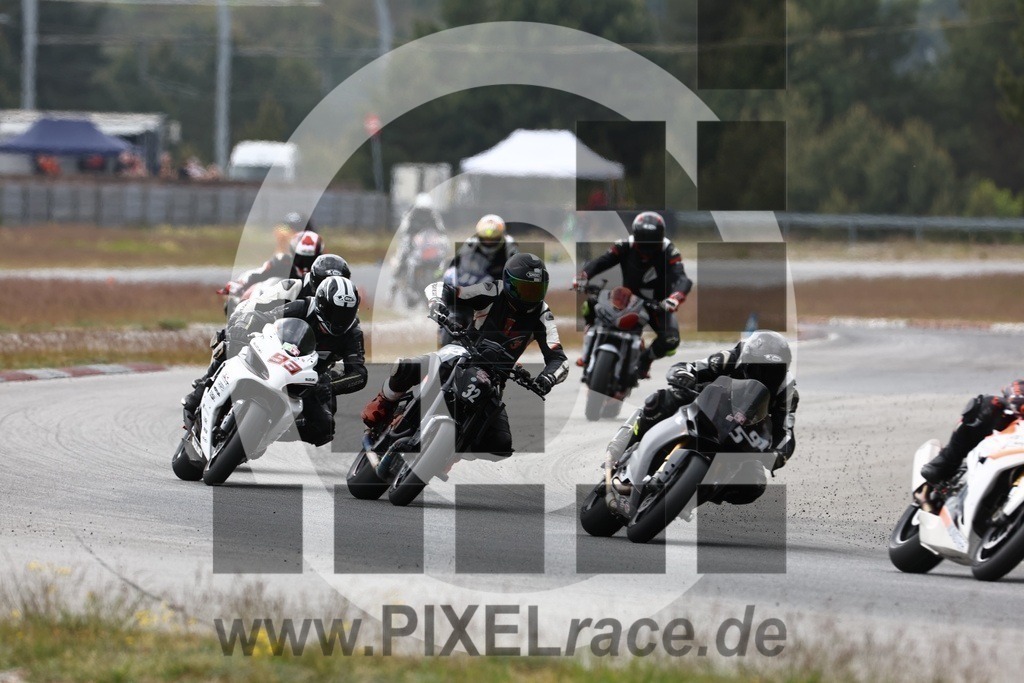 start-20240510_06105 | Schöne Erinnerungen an spannende Momente - das festzuhalten ist unser Job. PIXELrace.de ist seit 2003 auf den Rennstrecken Europas unterwegs um die Action draußen beim Fahren und die wunderbare Stimmung imm Fahrerlager für euch einzufangen.