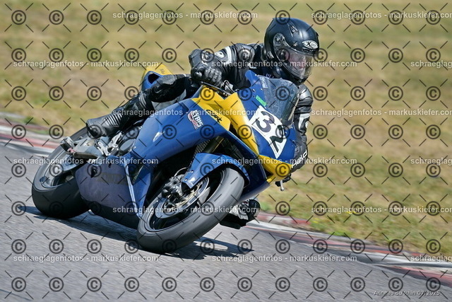 25bt04-1025 | markuskiefer.com - Realisiert mit Pictrs.com