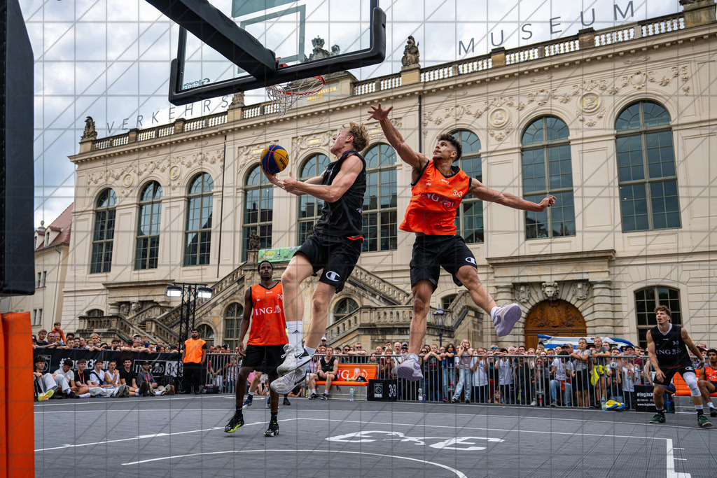 DIE FINALS 2025 | Dt. Meisterschaft 3x3   | 1/4 Finale Männer //  02.08.25: DIE FINALS 2025 | Dt. Meisterschaft 3x3   / Dresden / Deutschland  //   CREDIT:www.bullenfotos.de, Martin König, Hörner Weg 40, D-49078 Osnabrück, +4917663732967 // Nutzung und Weitergabe nur zu den vereinbarten Zwecken. Presseanfragen an Ersteller. Alle Rechte beim Ersteller. Honorierung nach MFM. - Realisiert mit Pictrs.com
