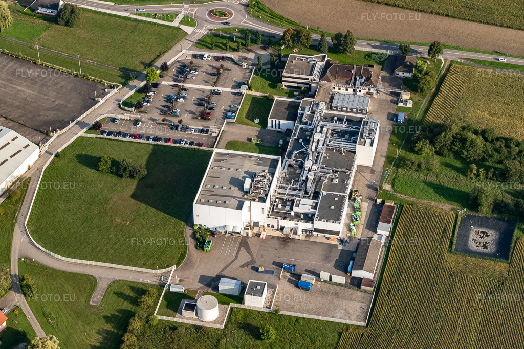 Vue aérienne: Solutions pharmaceutiques Catalent à Beinheim dans le département Bas Rhin, France – .Photo: P1000894.jpg prise le 15/09/2014 par Werner Riehm/FLY-FOTO.eu – Résolution de l'original: 5472 x 3648 px – Leading Global CDMO Pharma Solutions | Catalent