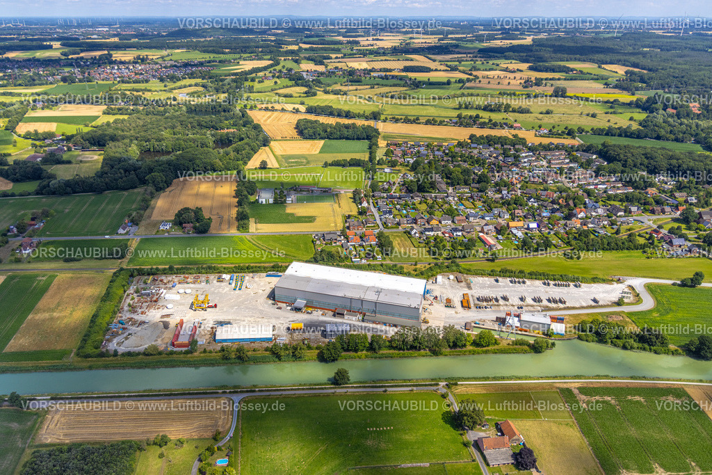 Hamm240706875 | Luftbild, Hallenneubau der Firma Hoffmeier, Baustelle einer riesigen Halle am Datteln-Hamm-Kanal, Werksstandort Hafen Kranstraße, Wohnhäuser an der Mühlenstraße, Uentrop, Hamm, Ruhrgebiet, Nordrhein-Westfalen, Deutschland