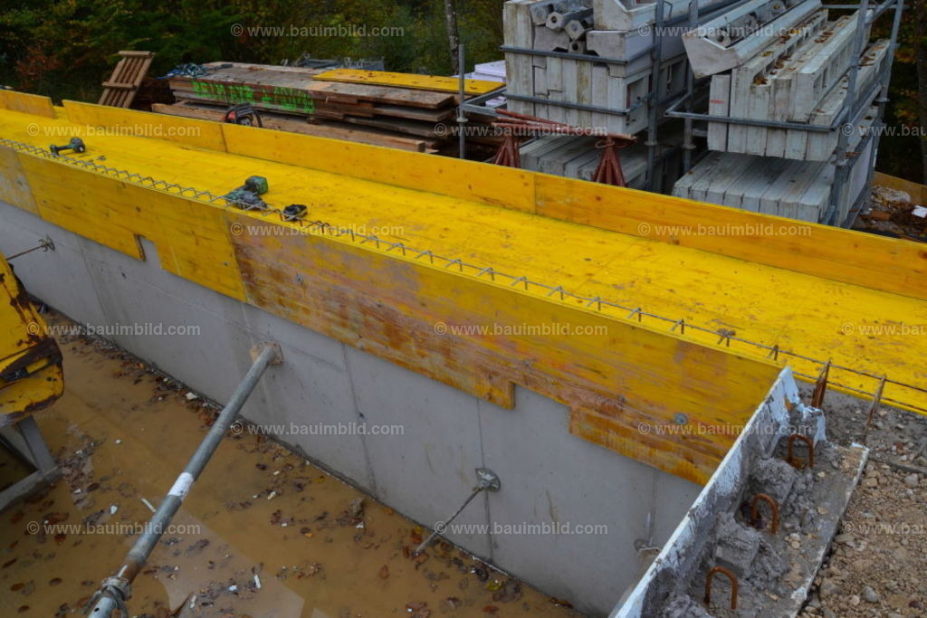 bib-lg04-betonarbeiten-0366 | Nach LV-Leistungsgruppen sortierte Detailfotos über den Bau eines Hauses. Alle Hausbau-Bilder direkt vom Urheber und Autor der Website Haus-Selber-Bauen.com