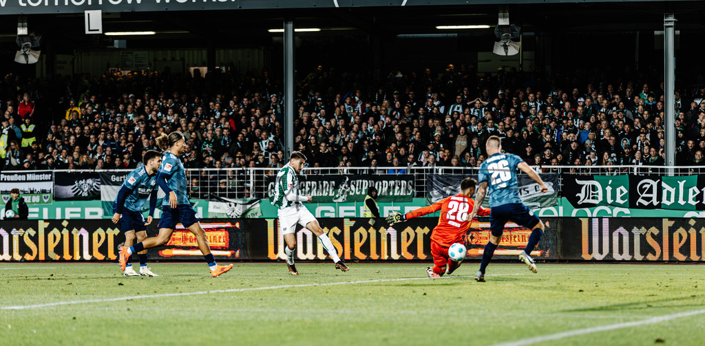 2. Bundesliga, Saison 2024/25, 7. Spieltag: SC Preußen Münster - FC Schalke 04 | Münster, 28.09.2024: 2. Bundesliga, 7. Spieltag, SC Preußen Münster gegen FC Schalke 04 im LVM-Preußenstadion in Münster. Foto: sportfotografie.ms | Markus Paletta - Realisiert mit Pictrs.com