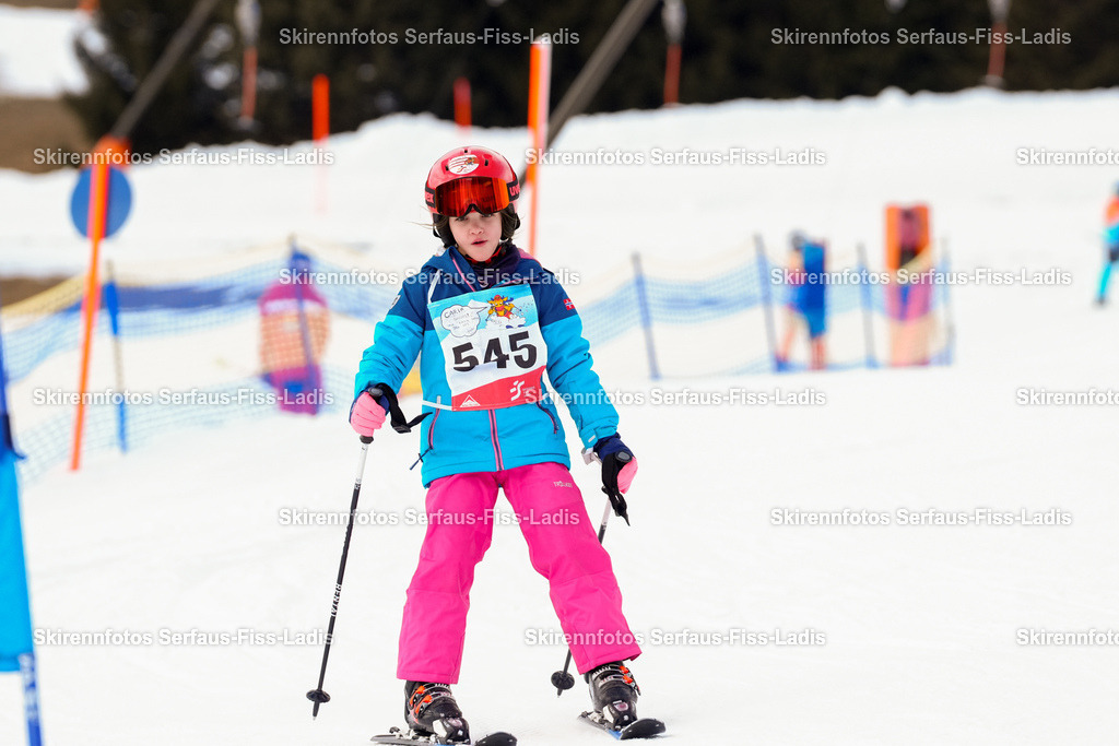 SRF_02.01.2026_0918 | Skirennfotos,Serfaus,Fiss,Ladis,Kinderskirennen,Winter,Tirol,Oberland,skirace,SFL,feelfree,weil wir's genießen,ski,Ski,skifahren,Sonnenplateau, - Realisiert mit Pictrs.com