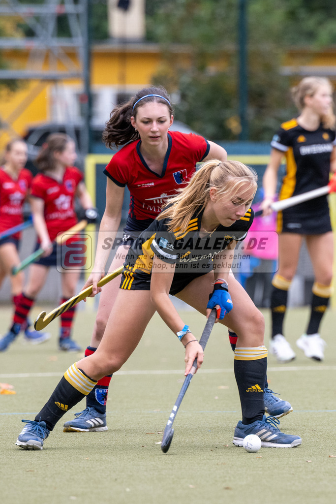 SFE_20231022_0073 | Deutsche Meisterschaft Weibliche U16 Finale Berliner HC - Harvestehuder THC am 22.10.2023 in Köln (Düsseldorfer Hockeyclub 1905 e.V.), Photo: Stephan Fehrmann 2023 (Sports-Gallery)