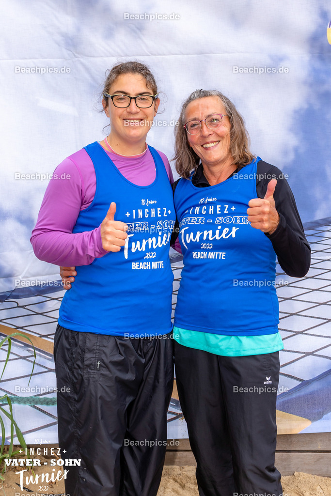 2022-00063181-Vater-Sohn-Turnier-Teamfotos-2 | 26.05.2022; Berlin Foto: Gerold Rebsch - www.beachpics.de