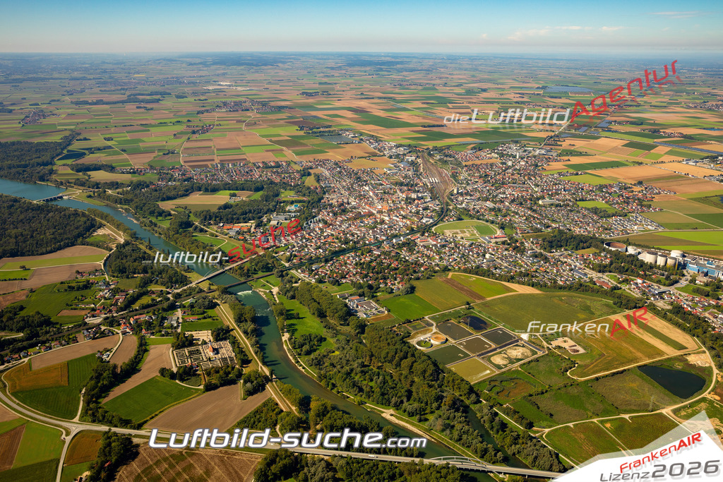Das Luftbild zeigt :  Plattling - Die Luftaufnahme wurde 2023 vom UL-Flugzeug aus erstellt ( keine Drohne ) - Hochauflösende Luftaufnahme - Für grossformatige Ausdrucke geeignet. Die Geschenkidee !Mit Lizenz und Bildrechte bestellbar
