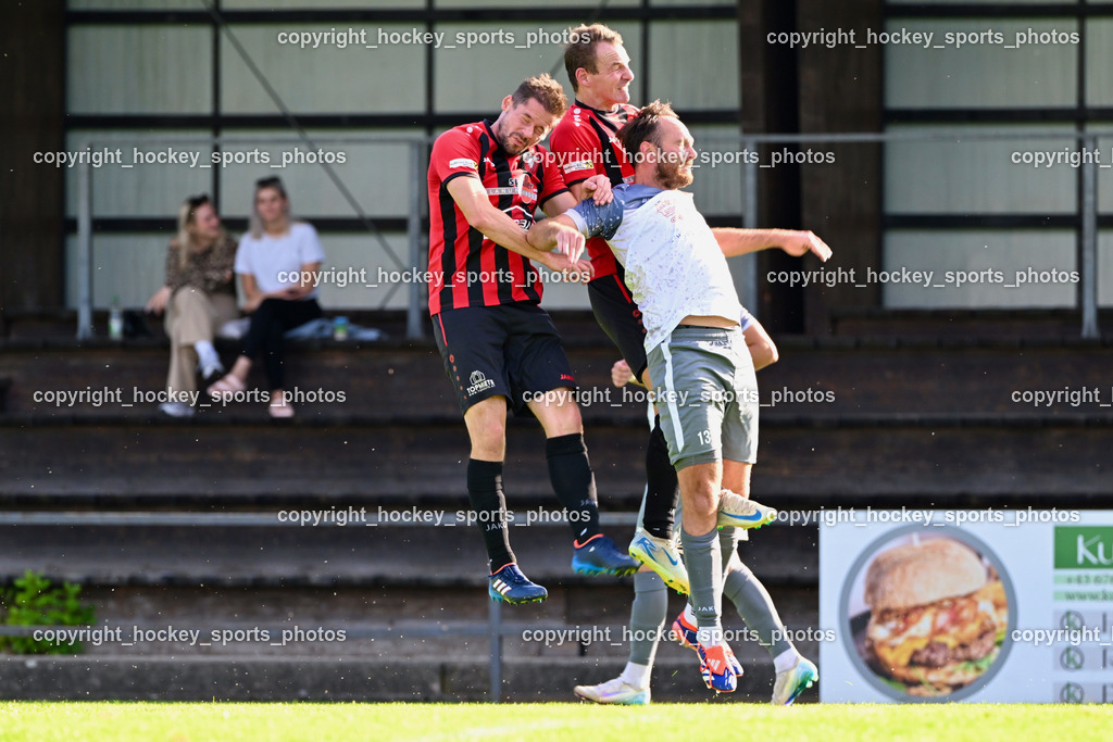MSC Magdalen vs. ATUS Nötsch  | #15 Christoph Erlacher MSC Magdalen, #10 Andreas Orter ATUS Nötsch, #7 Harald Ottowitz ATUS Nötsch, MSC Magdalen vs. ATUS Nötsch , MSC Magdalen vs. ATUS Nötsch  am 18.07.2025 in Villach (Sportplatz Magdalen), Austria, (Photo by Bernd Stefan)