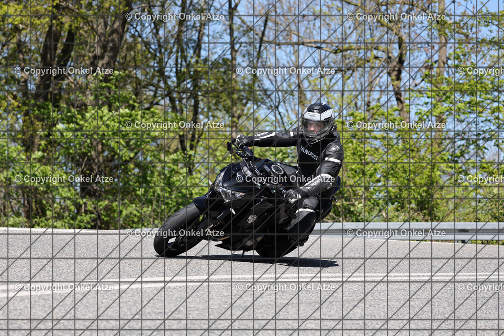 IMG_7210 | Fotograf am Kyffhäuser. Onkel Atze. Kyffhäuser Rennstrecke. Café36. Motorsportfotografie. - Realisiert mit Pictrs.com