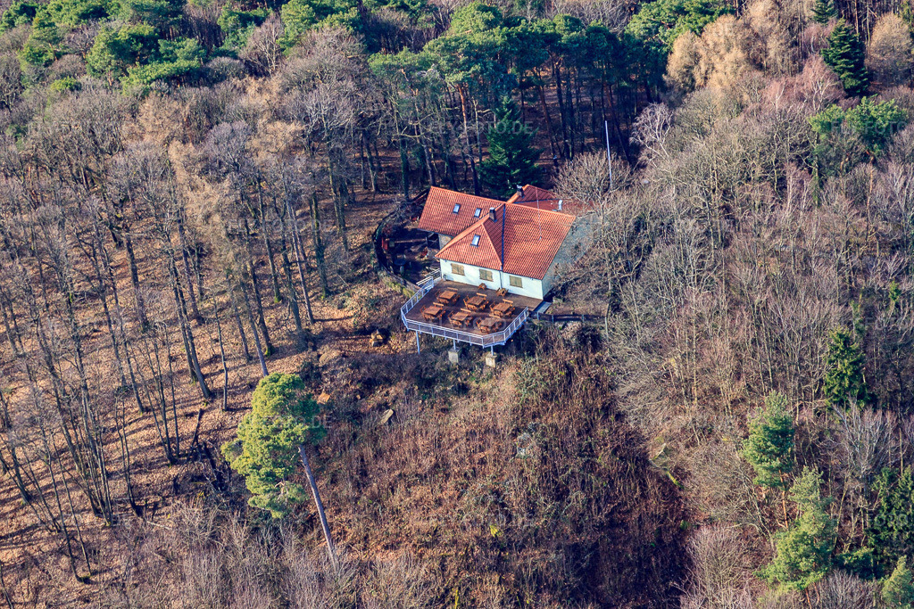 Luftbild: Ringelsberghütte über den Kalkfelsen in Frankweiler im Bundesland Rheinland-Pfalz in Deutschland. Foto: IMG_61638.jpg vom 18.01.2014 durch Werner Riehm/FLY-FOTO.dePWV Frankweiler