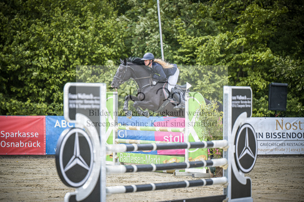 DOS_3465 | Entdecke hochwertige Reitturnierfotos von Foto Oger. Professionell, emotional und authentisch – jetzt Lieblingsmomente im Shop bestellen.Deutschlandweite Turnierfotografie. - Realisiert mit Pictrs.com