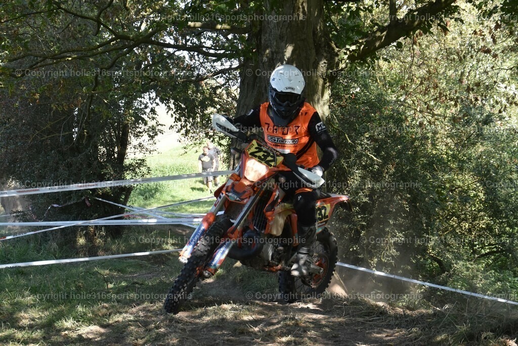 DSC_0077 | Sportfotografie , Motorsport, Motoross, Reitsport, Mointainbike, Enduro,
Landschaft , Outdoor, Eventfotografie, Landschaft, Bilder online bestellen - Realisiert mit Pictrs.com