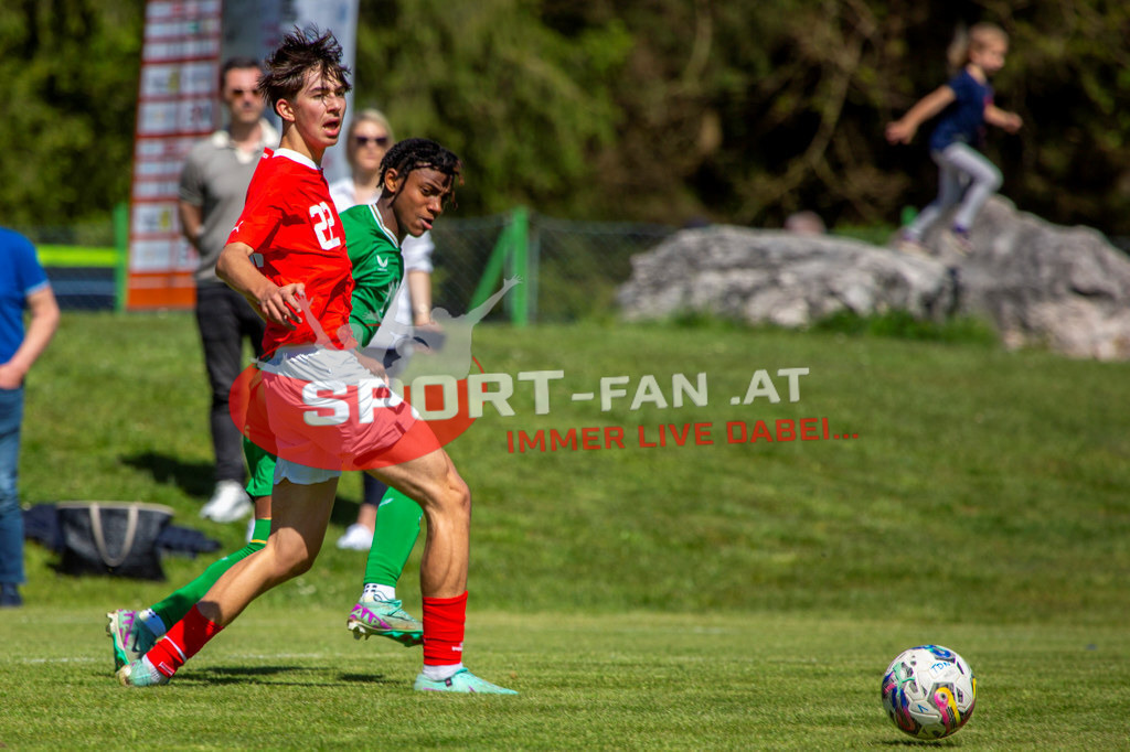 Fußball Halbfinale | Elias Mitterbauer (U15 Österreich #22) Fußball Halbfinale, Irland U15 - Österreich U15 am 29.04.2024 in Arnoldstein (Sportplatz), Austria, (Photo by Ernst Krawagner sport-fan.at) - Realisiert mit Pictrs.com