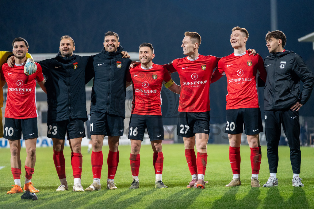 SG Sonnenhof Grossaspach vs. TSV Steinbach Haiger, Fussball, Regionalliga Suedwest, 25. Spieltag, 20.03.2026 | SGS jubelt nach dem Sieg,SG Sonnenhof Grossaspach vs. TSV Steinbach Haiger, Fussball, Regionalliga Suedwest, 25. Spieltag, 20.03.2026Foto: photosbyphips/Philip Ziegler